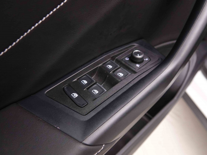 VOLKSWAGEN_VOLKSWAGEN_T_ROC_2550892_18.jpg VOLKSWAGEN_VOLKSWAGEN_T_ROC_2550892_18.jpg