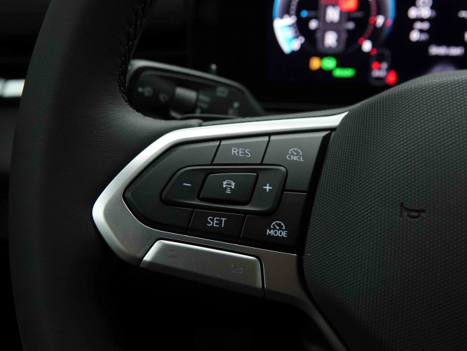 VOLKSWAGEN_VOLKSWAGEN_T_ROC_2653446_17.jpg