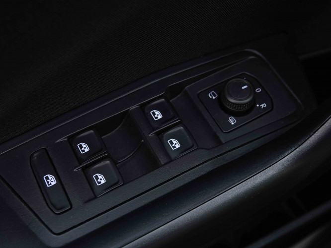 VOLKSWAGEN_VOLKSWAGEN_T_ROC_2653720_19.jpg