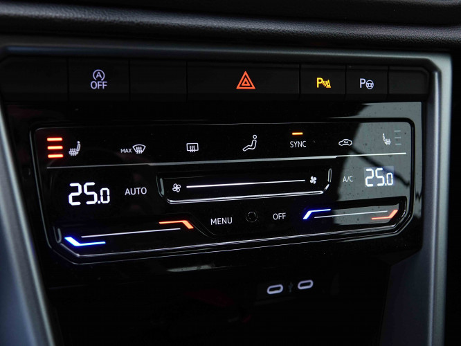 VOLKSWAGEN_VOLKSWAGEN_T_ROC_2655291_16.jpg VOLKSWAGEN_VOLKSWAGEN_T_ROC_2655291_16.jpg