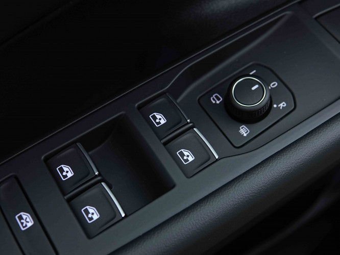 VOLKSWAGEN_VOLKSWAGEN_T_ROC_2655497_22.jpg
