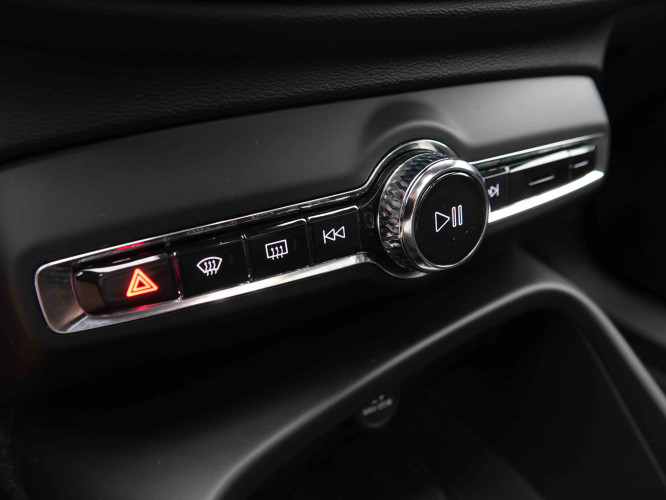 VOLVO_VOLVO_C40_2549591_17.jpg