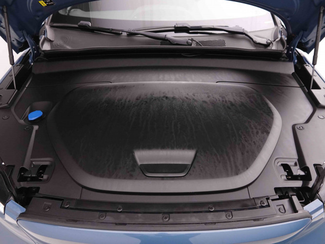 VOLVO_VOLVO_C40_2549915_25.jpg