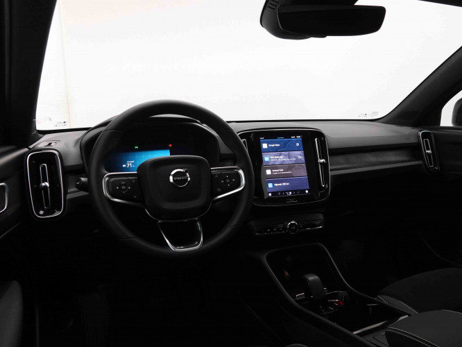 VOLVO_VOLVO_C40_2549915_7.jpg