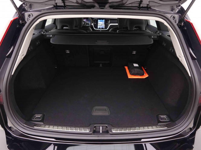 VOLVO_VOLVO_V60_2548577_5.jpg