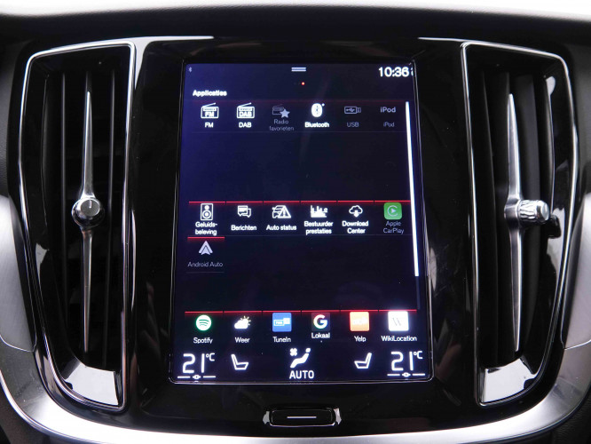 VOLVO_VOLVO_V60_2548995_13.jpg