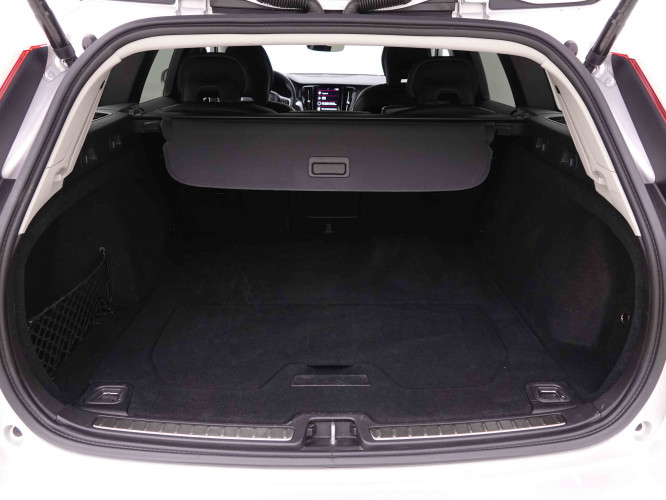 VOLVO_VOLVO_V60_2548995_5.jpg