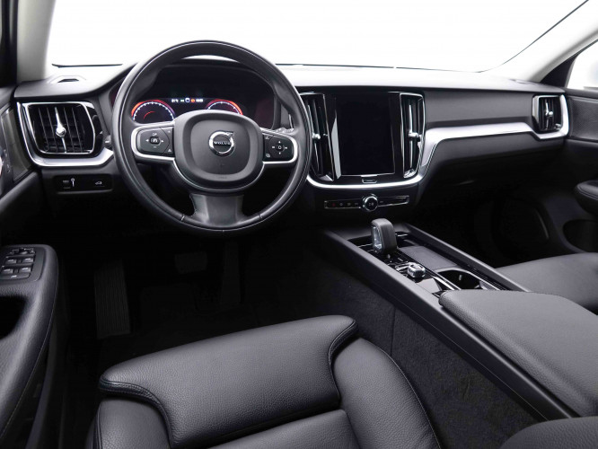 VOLVO_VOLVO_V60_2548995_8.jpg