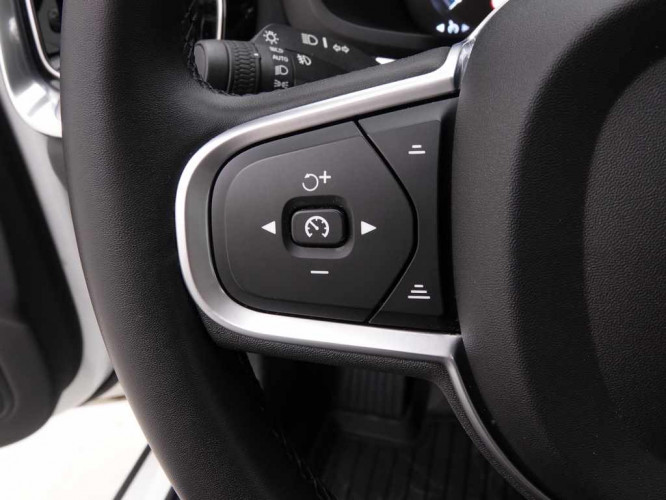 VOLVO_VOLVO_V60_2549423_17.jpg