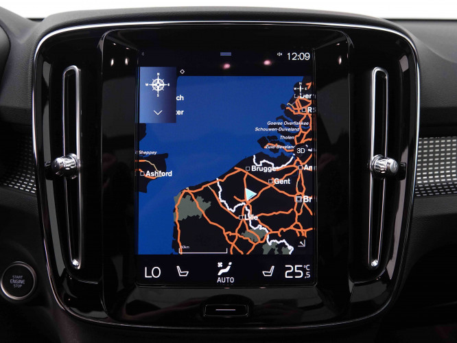VOLVO_VOLVO_XC40_2548426_11.jpg