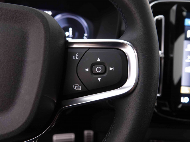VOLVO_VOLVO_XC40_2548426_20.jpg