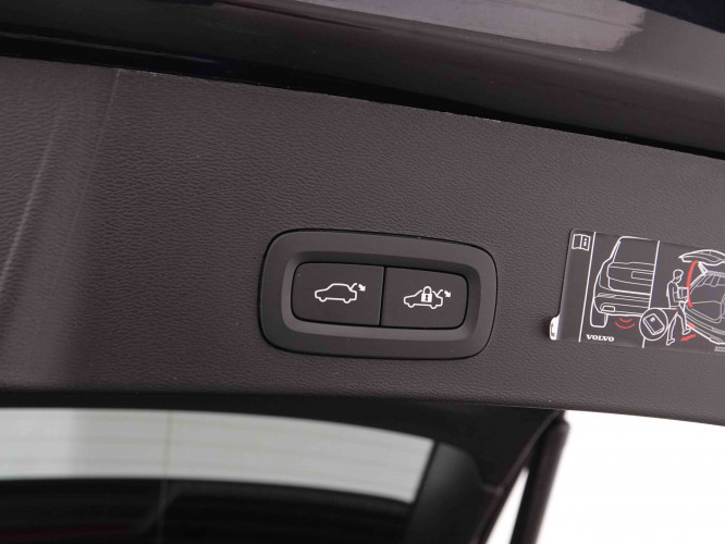 VOLVO_VOLVO_XC40_2548426_6.jpg