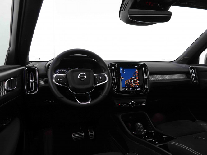 VOLVO_VOLVO_XC40_2548426_9.jpg