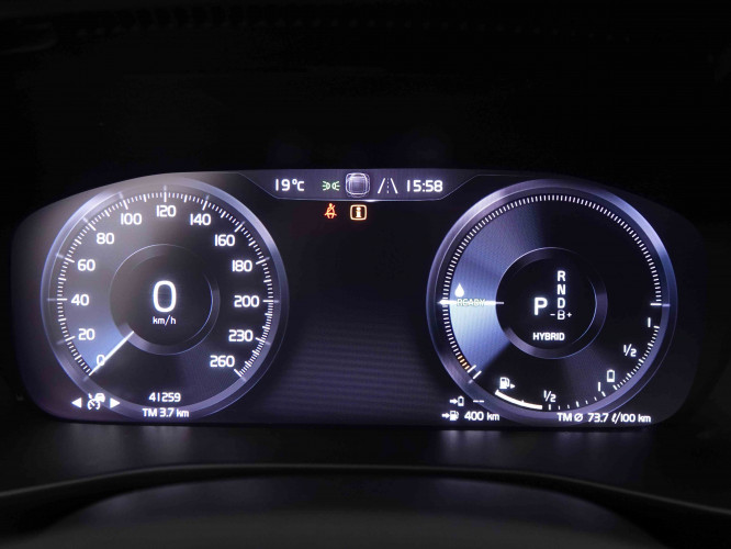 VOLVO_VOLVO_XC40_2548429_15.jpg