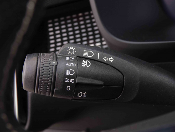 VOLVO_VOLVO_XC40_2548429_16.jpg