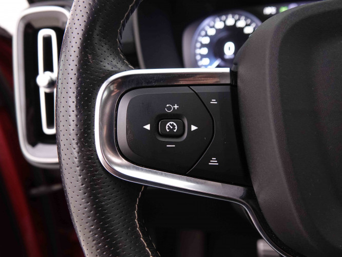 VOLVO_VOLVO_XC40_2548429_18.jpg