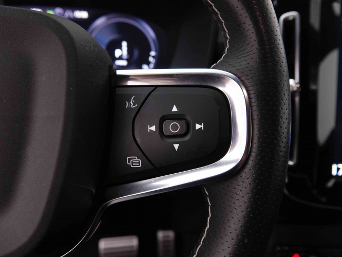 VOLVO_VOLVO_XC40_2548429_19.jpg