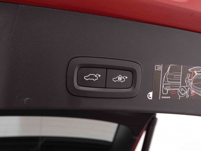VOLVO_VOLVO_XC40_2548429_6.jpg