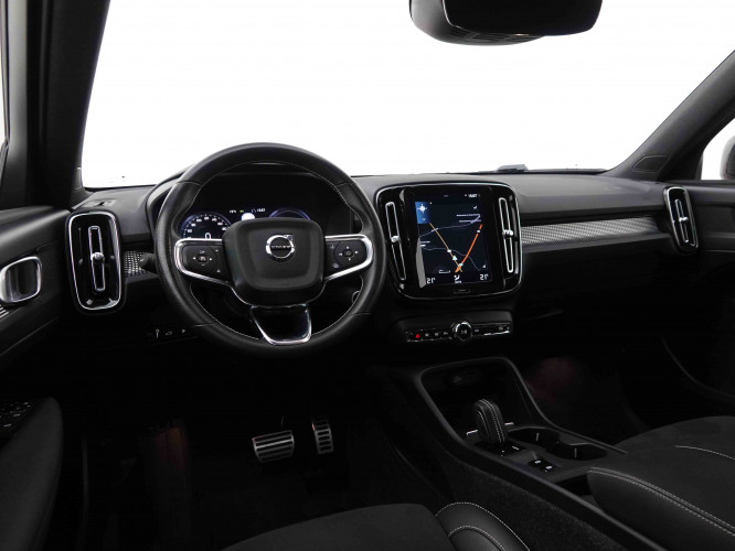 VOLVO_VOLVO_XC40_2548429_8.jpg