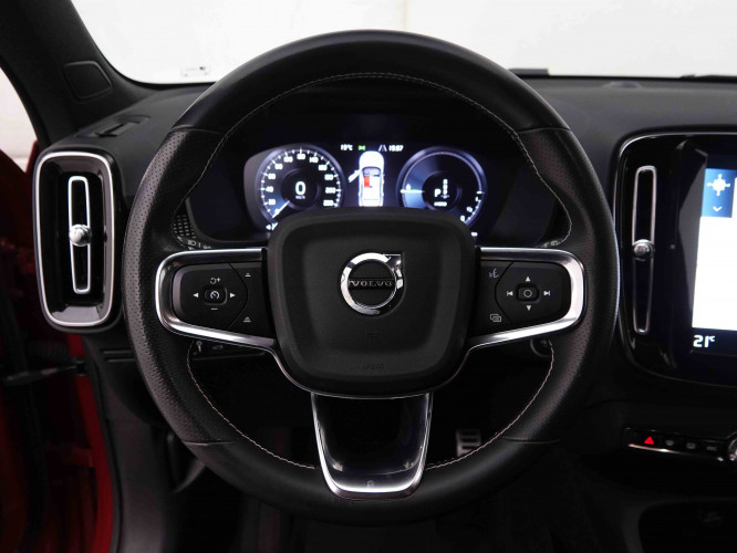 VOLVO_VOLVO_XC40_2548429_9.jpg