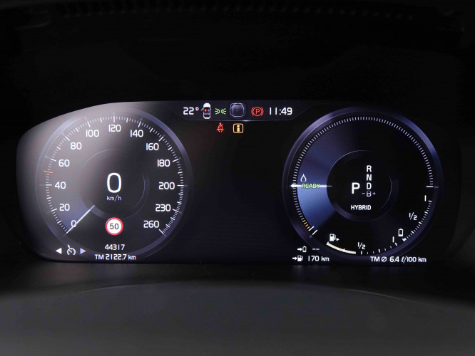 VOLVO_VOLVO_XC40_2548543_15.jpg