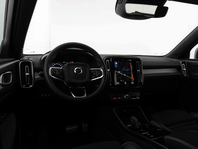 VOLVO_VOLVO_XC40_2548543_8.jpg