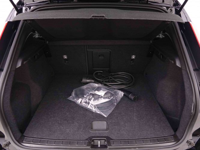 VOLVO_VOLVO_XC40_2548691_5.jpg
