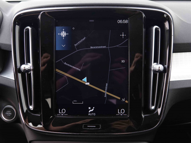 VOLVO_VOLVO_XC40_2548720_10.jpg