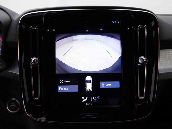 VOLVO_VOLVO_XC40_2548892_11.jpg
