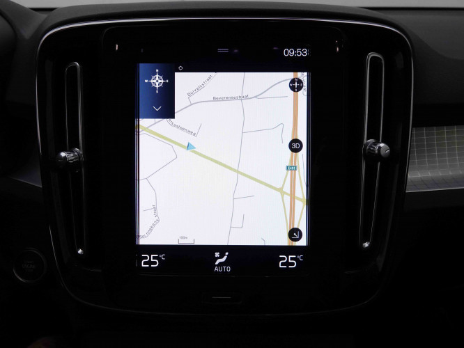 VOLVO_VOLVO_XC40_2549022_11.jpg