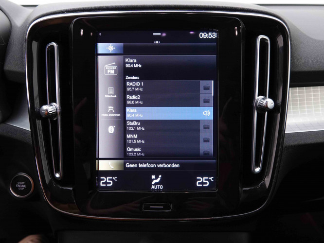 VOLVO_VOLVO_XC40_2549022_12.jpg