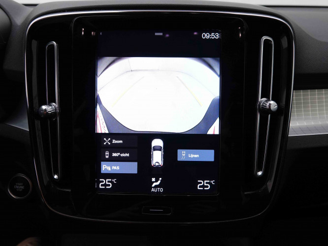 VOLVO_VOLVO_XC40_2549022_13.jpg