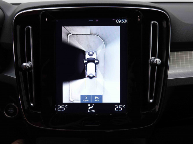 VOLVO_VOLVO_XC40_2549022_14.jpg