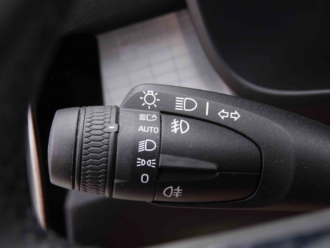VOLVO_VOLVO_XC40_2549022_18.jpg