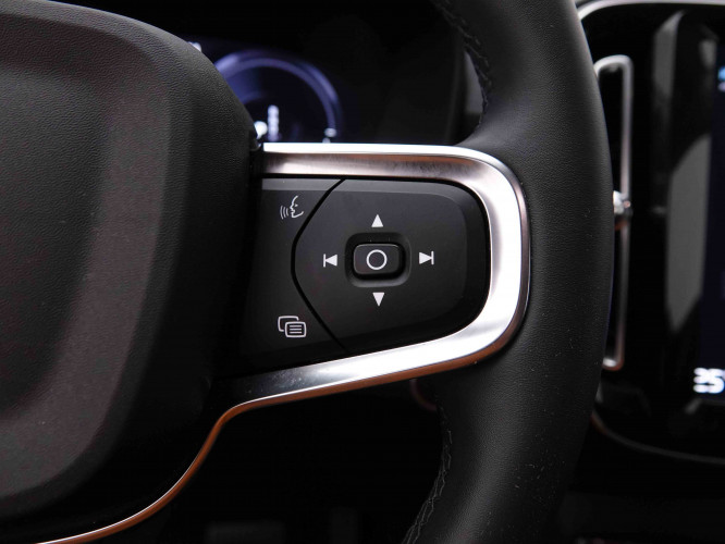 VOLVO_VOLVO_XC40_2549022_21.jpg
