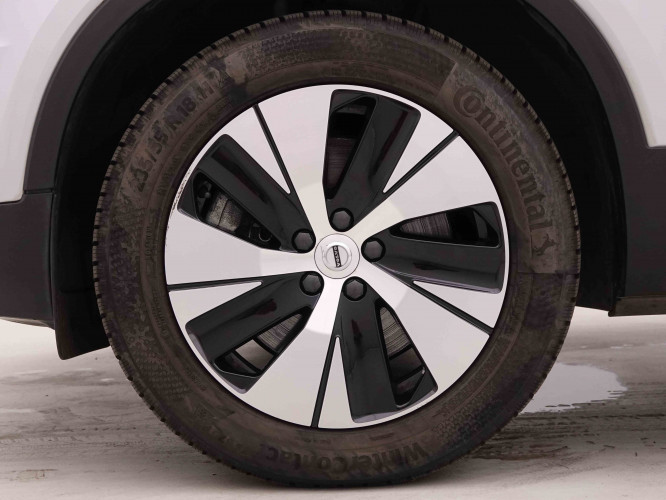 VOLVO_VOLVO_XC40_2549022_23.jpg
