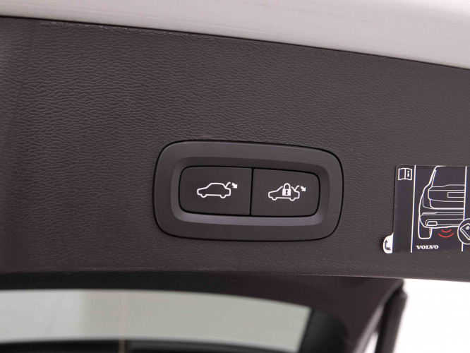 VOLVO_VOLVO_XC40_2549022_7.jpg