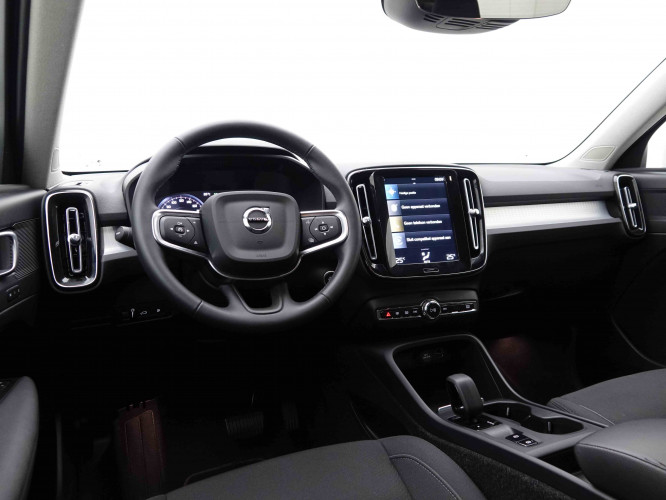 VOLVO_VOLVO_XC40_2549022_9.jpg