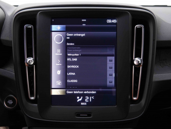 VOLVO_VOLVO_XC40_2549306_10.jpg