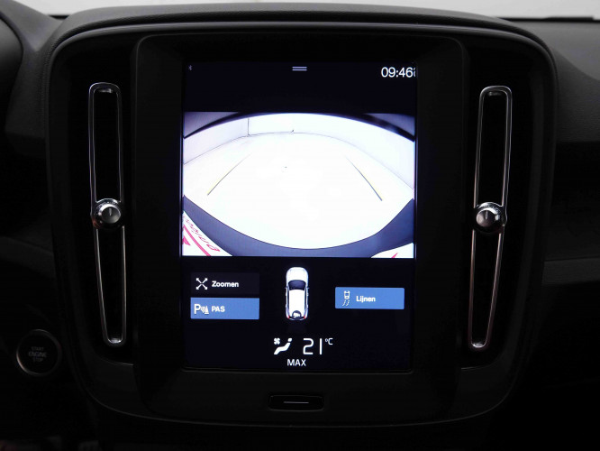 VOLVO_VOLVO_XC40_2549306_11.jpg