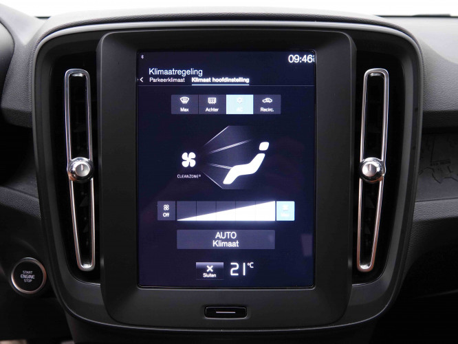 VOLVO_VOLVO_XC40_2549306_12.jpg