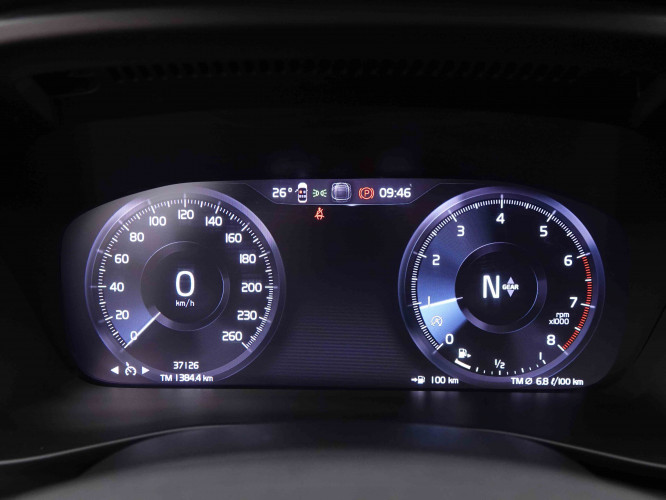 VOLVO_VOLVO_XC40_2549306_14.jpg