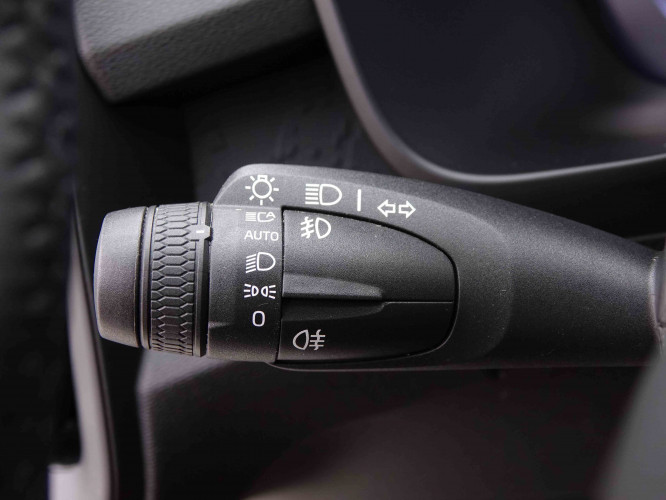VOLVO_VOLVO_XC40_2549306_15.jpg