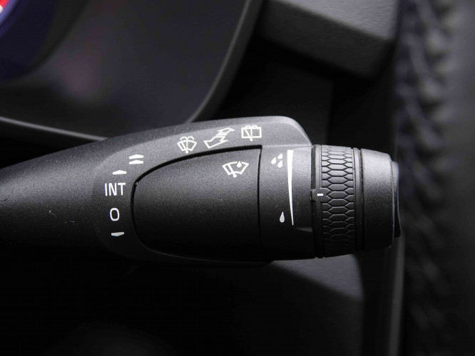 VOLVO_VOLVO_XC40_2549306_16.jpg