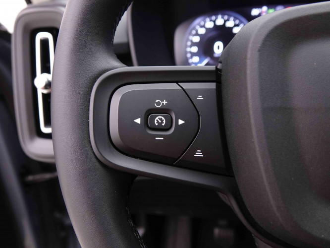 VOLVO_VOLVO_XC40_2549306_17.jpg