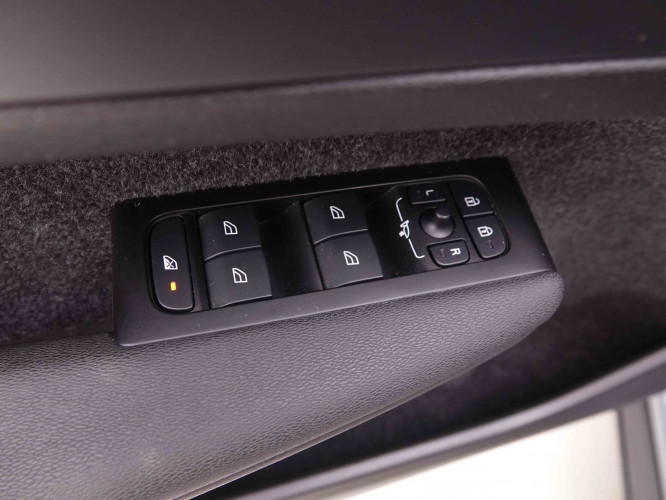 VOLVO_VOLVO_XC40_2549306_19.jpg
