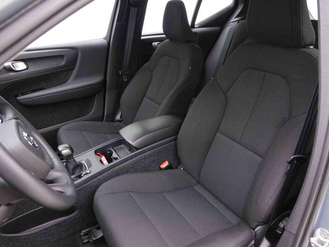 VOLVO_VOLVO_XC40_2549306_6.jpg