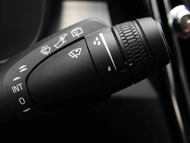 VOLVO_VOLVO_XC40_2549599_19.jpg