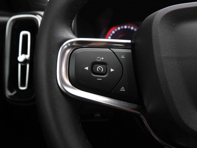VOLVO_VOLVO_XC40_2549599_20.jpg