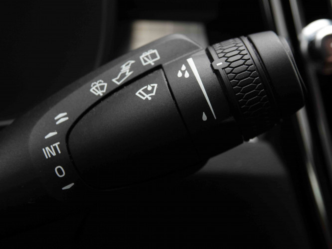 VOLVO_VOLVO_XC40_2549602_18.jpg